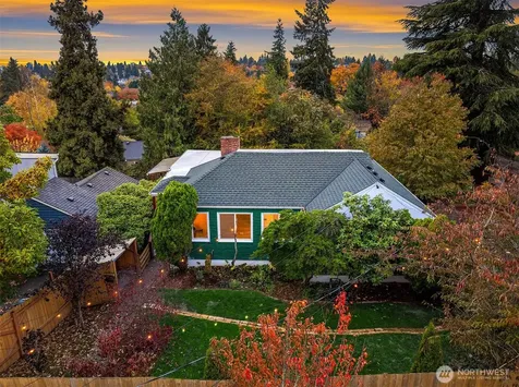6833 47th Avenue NE Seattle WA 98115