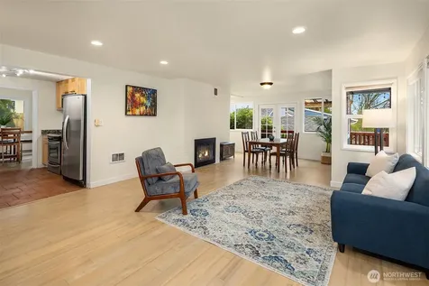 6833 47th Avenue NE Seattle WA 98115