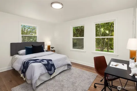 6833 47th Avenue NE Seattle WA 98115