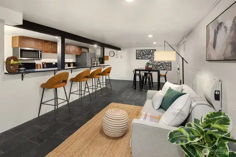 6833 47th Avenue NE Seattle WA 98115