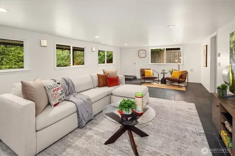 6833 47th Avenue NE Seattle WA 98115