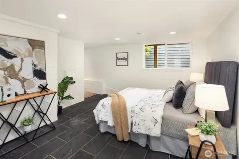 6833 47th Avenue NE Seattle WA 98115