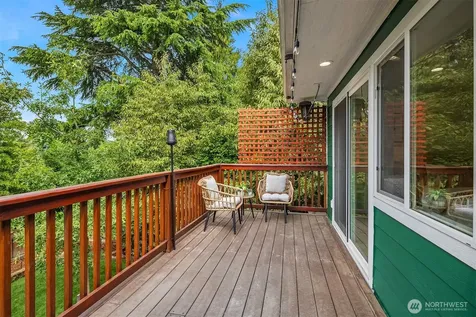 6833 47th Avenue NE Seattle WA 98115