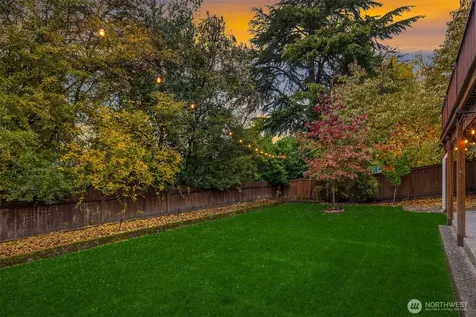 6833 47th Avenue NE Seattle WA 98115