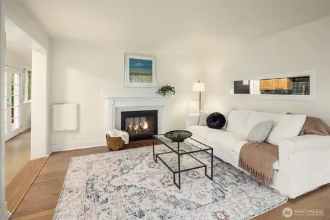 6833 47th Avenue NE Seattle WA 98115