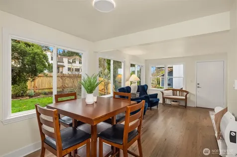 6833 47th Avenue NE Seattle WA 98115