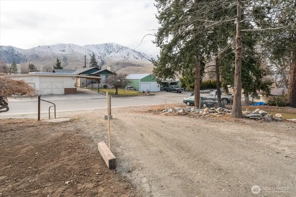 919 E Johnson(lot 11) Avenue Chelan WA 98816