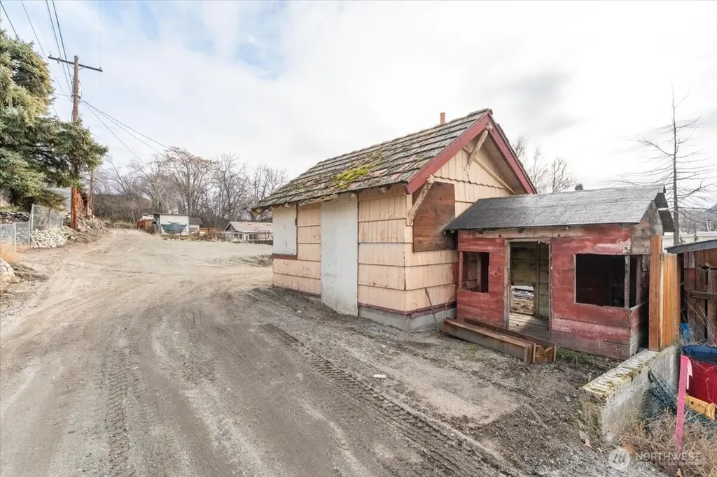 919 E Johnson(lot 11) Avenue Chelan WA 98816