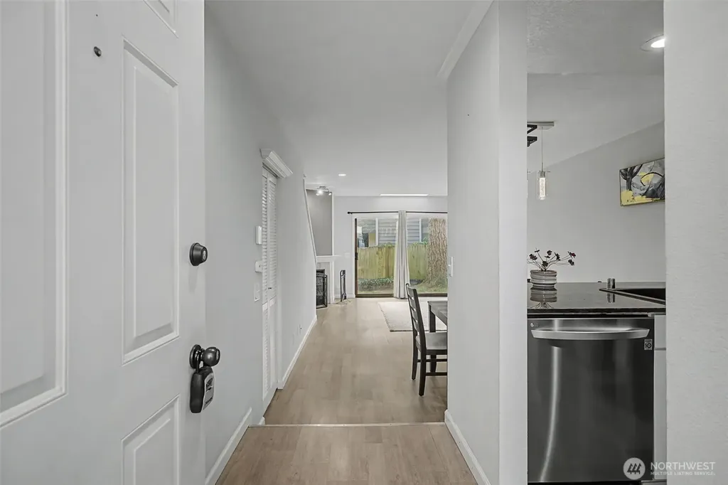 8013 NE 177th Court Kenmore WA 98028