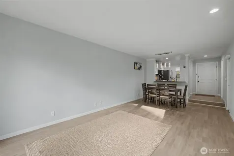 8013 NE 177th Court Kenmore WA 98028