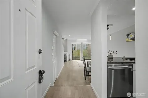 8013 NE 177th Court Kenmore WA 98028