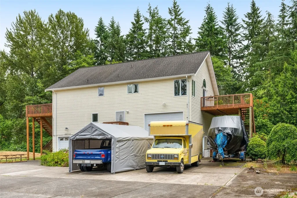 28713 207th Avenue SE Kent WA 98042
