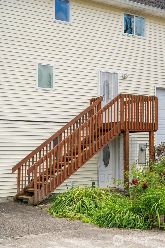 28713 207th Avenue SE Kent WA 98042