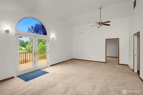 28713 207th Avenue SE Kent WA 98042