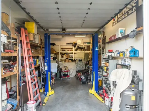 28713 207th Avenue SE Kent WA 98042