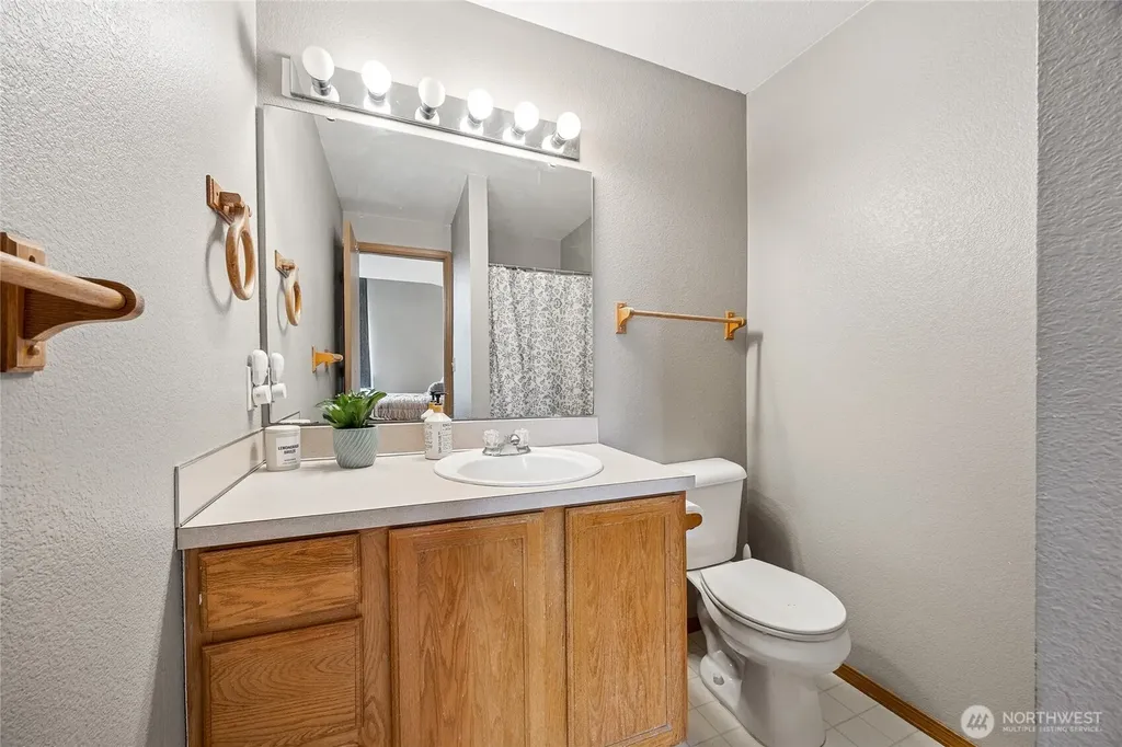 5603 James Street SE Lacey WA 98513