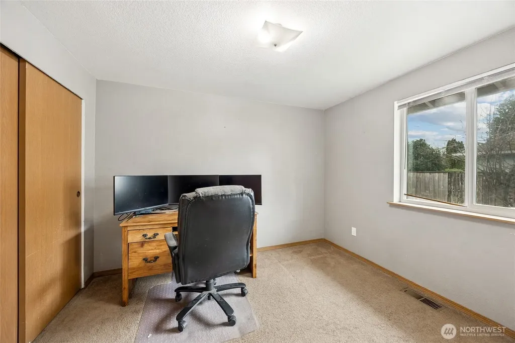 5603 James Street SE Lacey WA 98513