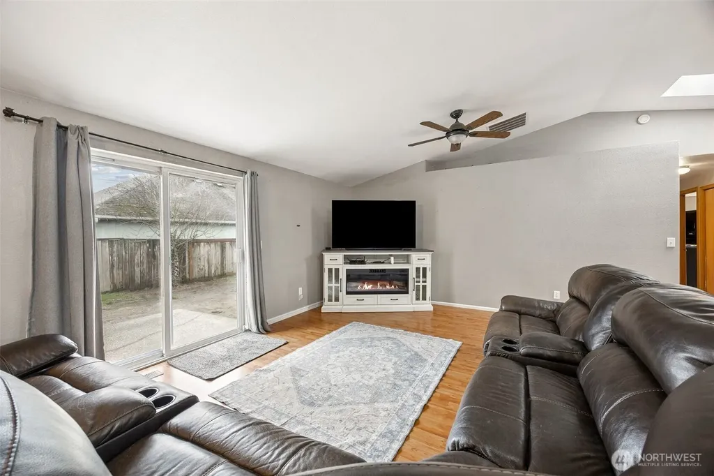 5603 James Street SE Lacey WA 98513