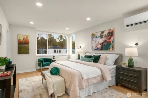 1123 10th Avenue E Seattle WA 98102