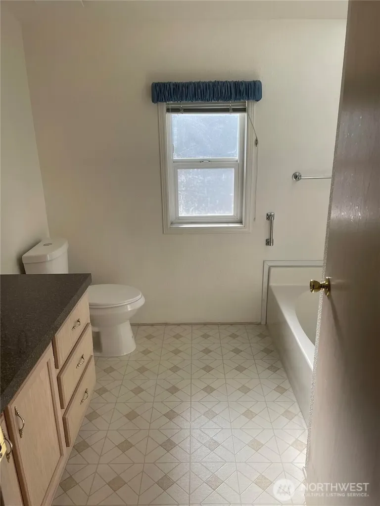 2610 E Section Street Mount Vernon WA 98274