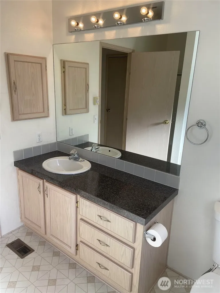 2610 E Section Street Mount Vernon WA 98274