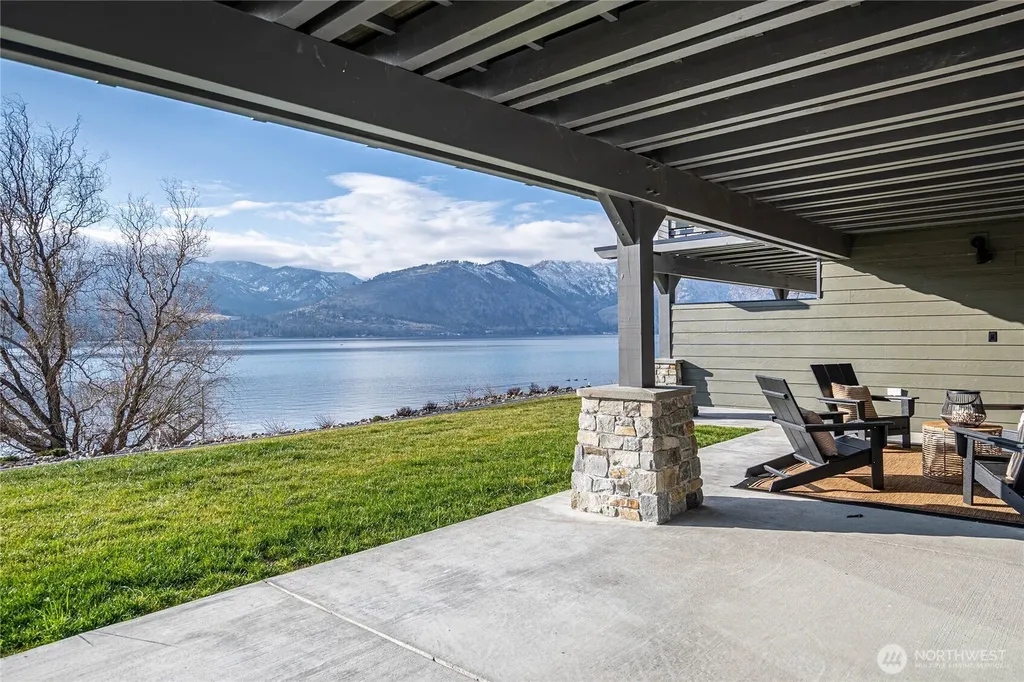 1 Yacinde Court Manson WA 98831