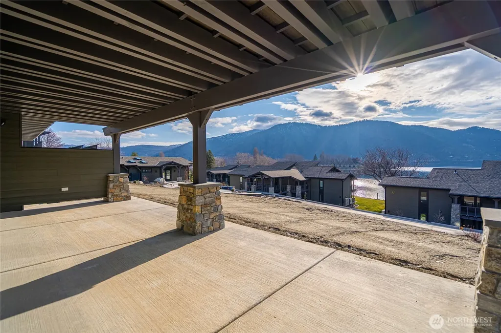 1 Yacinde Court Manson WA 98831