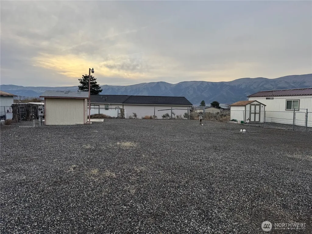 606 Edgewater Way SW Mattawa WA 99349