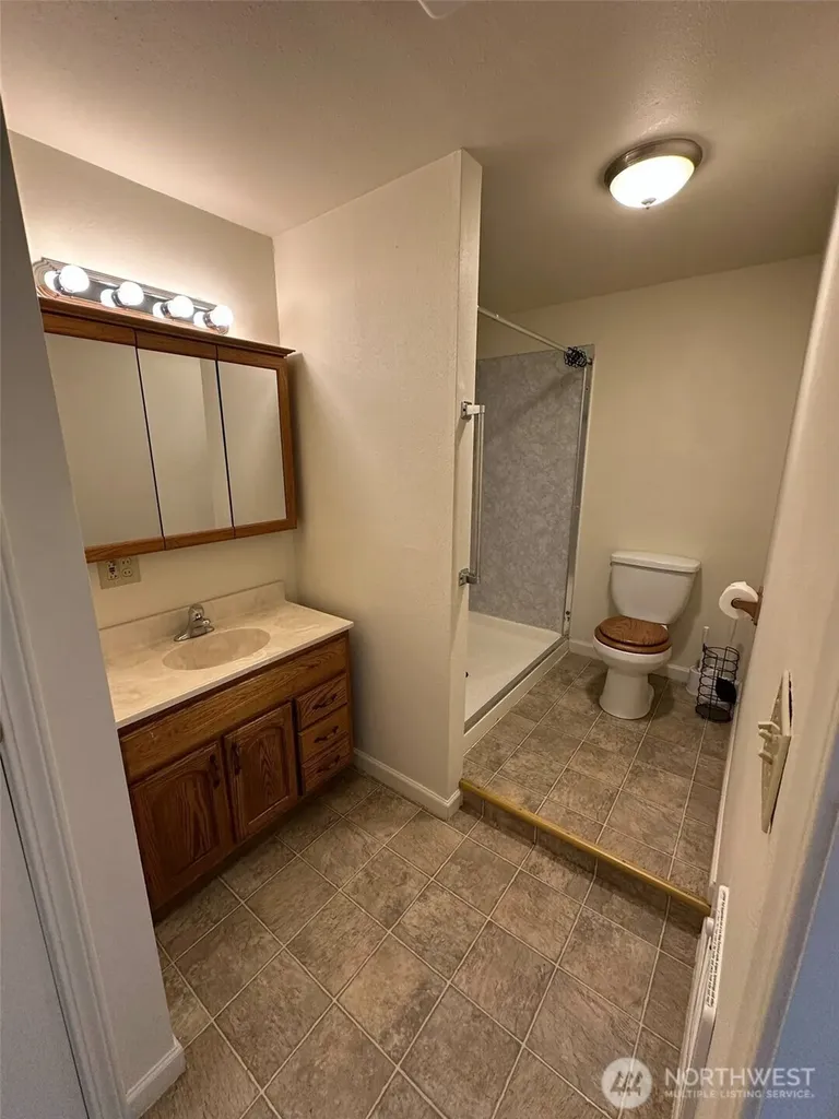 2227 Washington Street Shelton WA 98584
