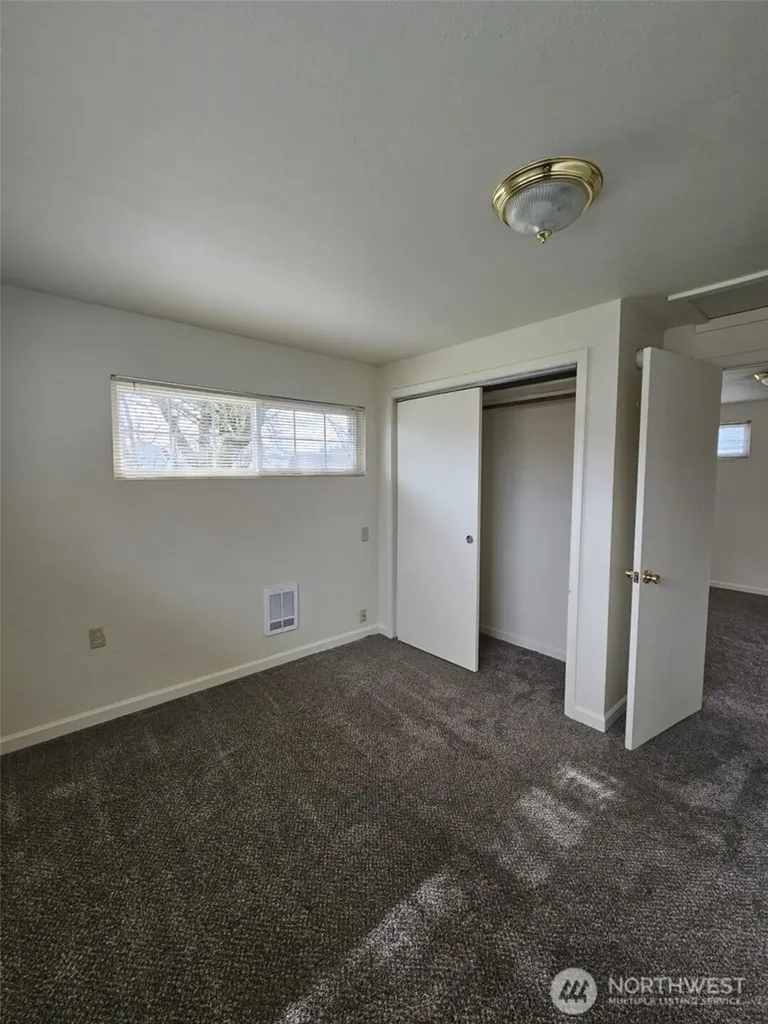 2227 Washington Street Shelton WA 98584