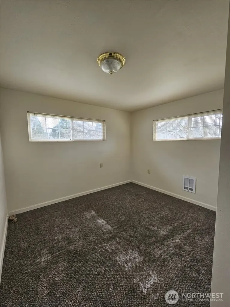 2227 Washington Street Shelton WA 98584
