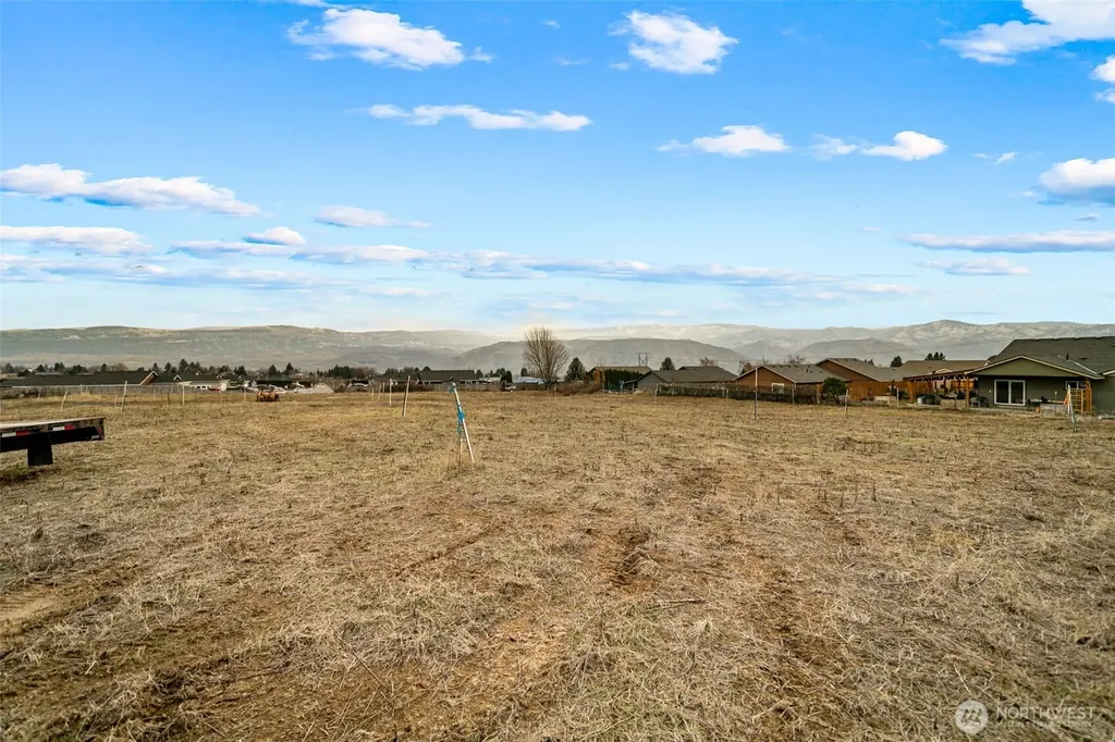 608 N Nester Court East Wenatchee WA 98802