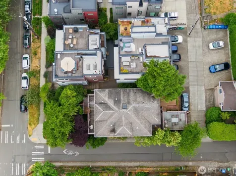 702 11th Avenue E Seattle WA 98102
