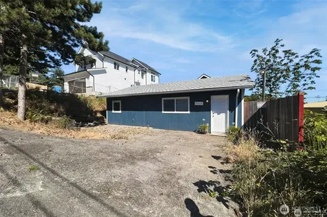 1306 E 32nd Street Tacoma WA 98404