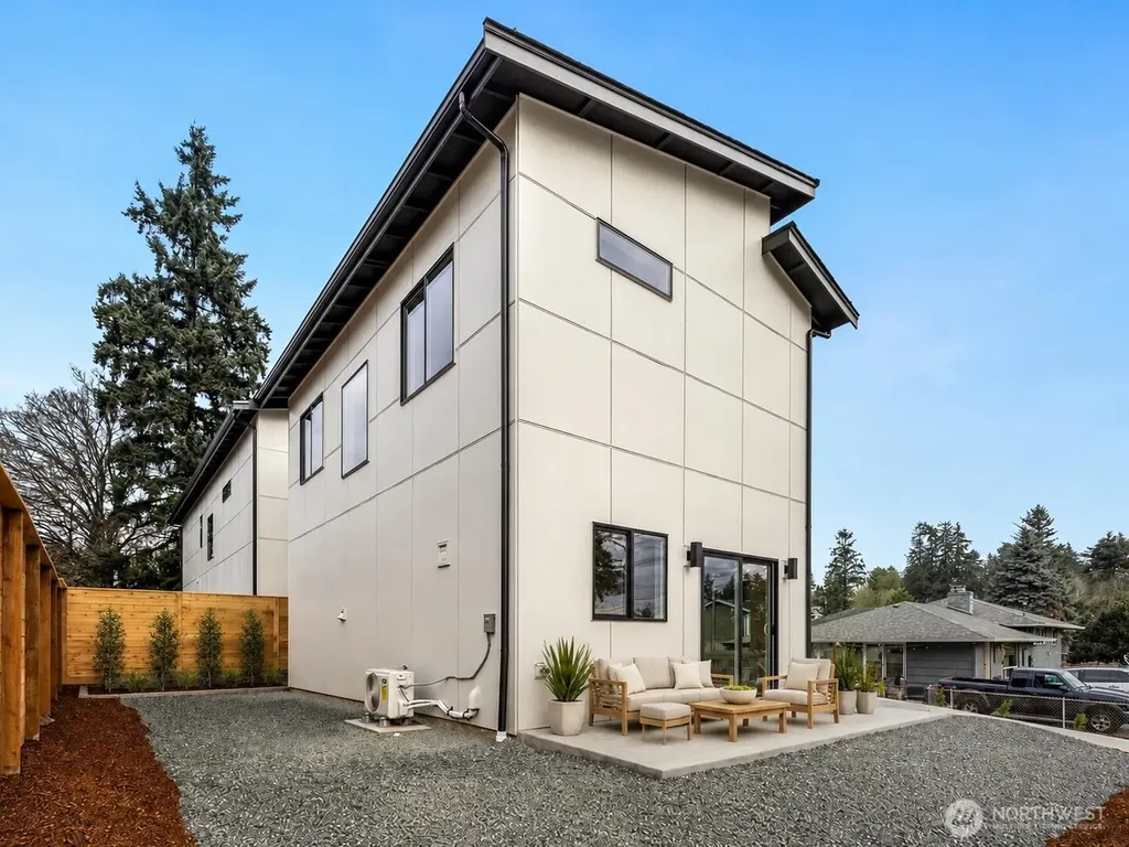 908 S 138th Street Burien WA 98168