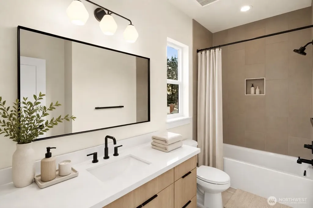 908 S 138th Street Burien WA 98168