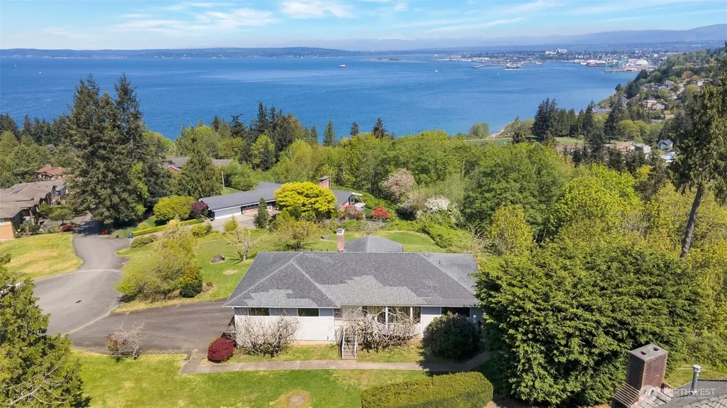 19 49th Place SW Everett WA 98203
