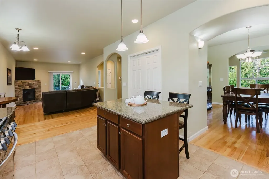 1568 Puget Drive E Port Orchard WA 98366