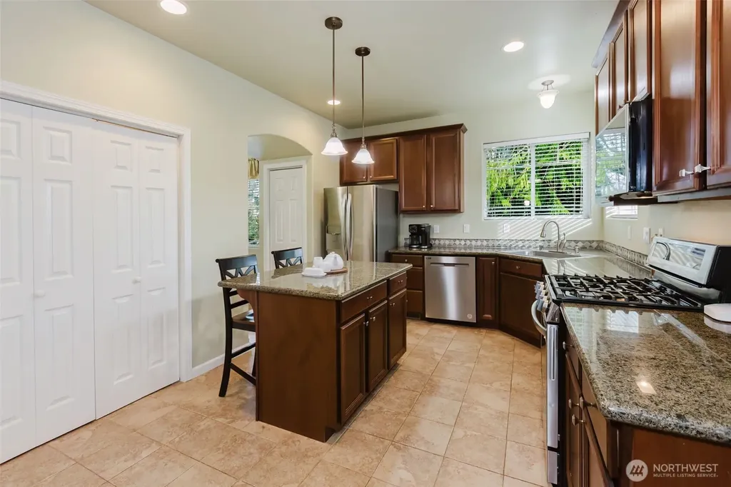 1568 Puget Drive E Port Orchard WA 98366