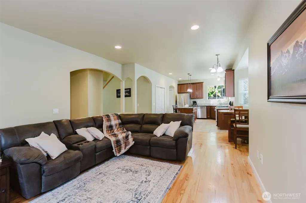 1568 Puget Drive E Port Orchard WA 98366