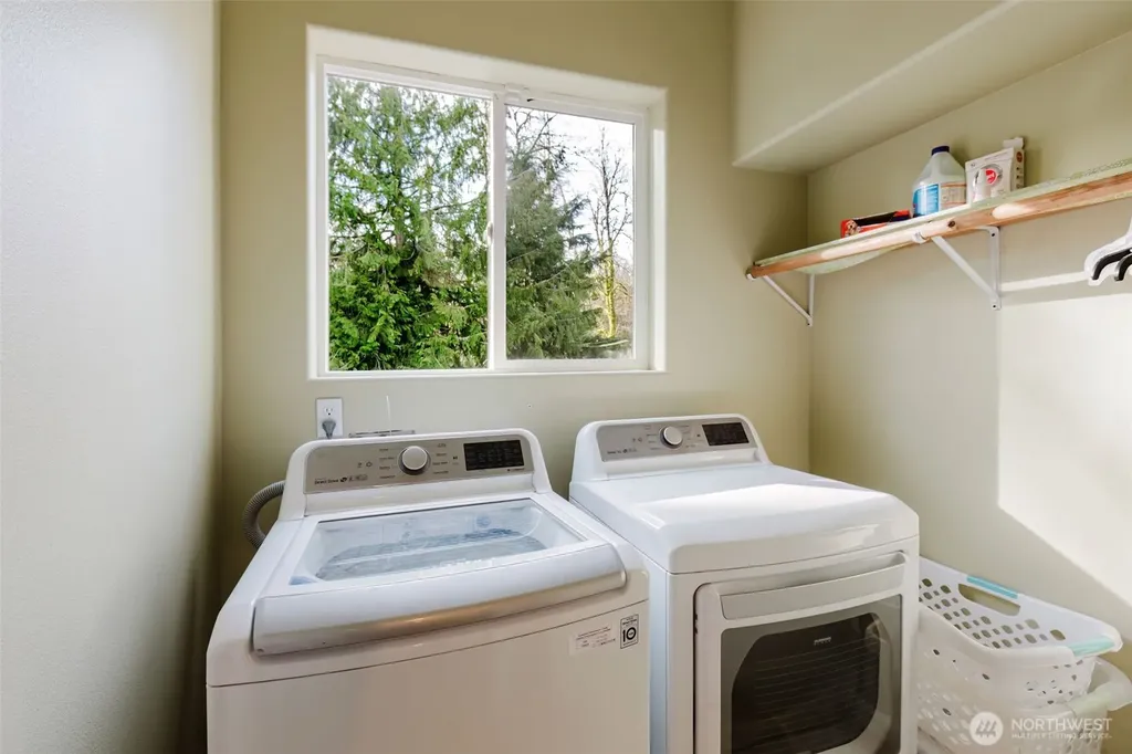 1568 Puget Drive E Port Orchard WA 98366