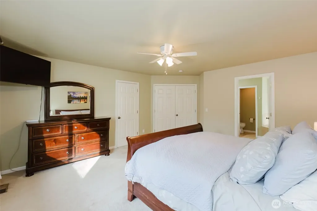 1568 Puget Drive E Port Orchard WA 98366
