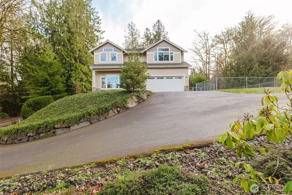 1568 Puget Drive E Port Orchard WA 98366