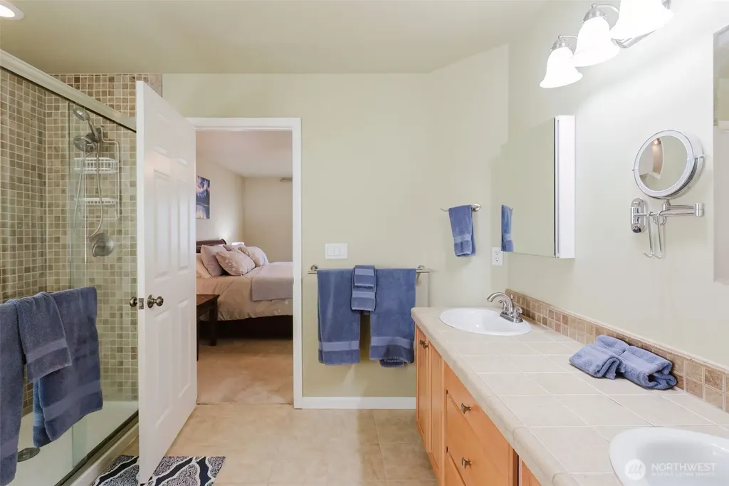 1568 Puget Drive E Port Orchard WA 98366