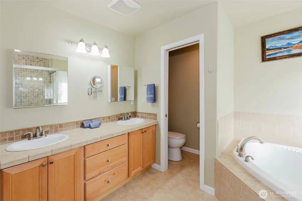 1568 Puget Drive E Port Orchard WA 98366