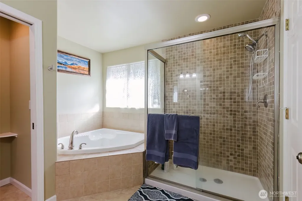 1568 Puget Drive E Port Orchard WA 98366