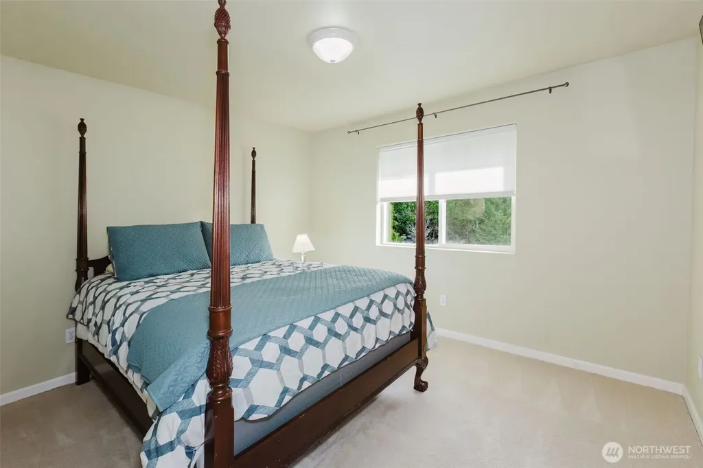 1568 Puget Drive E Port Orchard WA 98366
