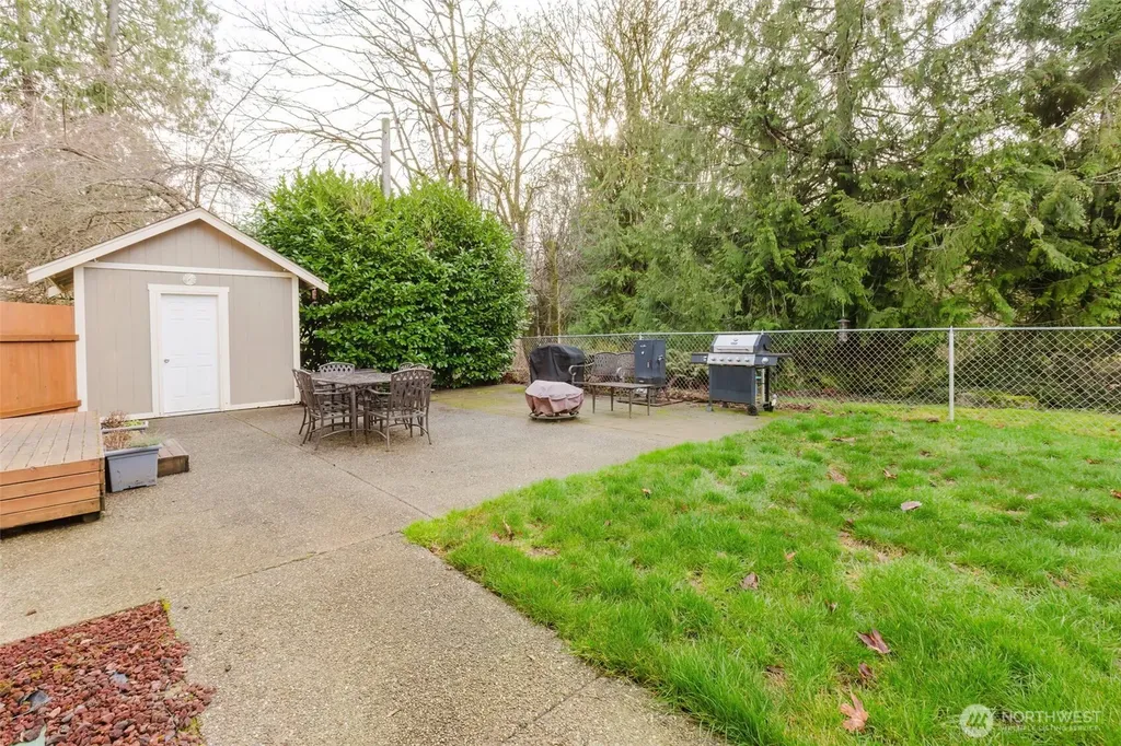 1568 Puget Drive E Port Orchard WA 98366