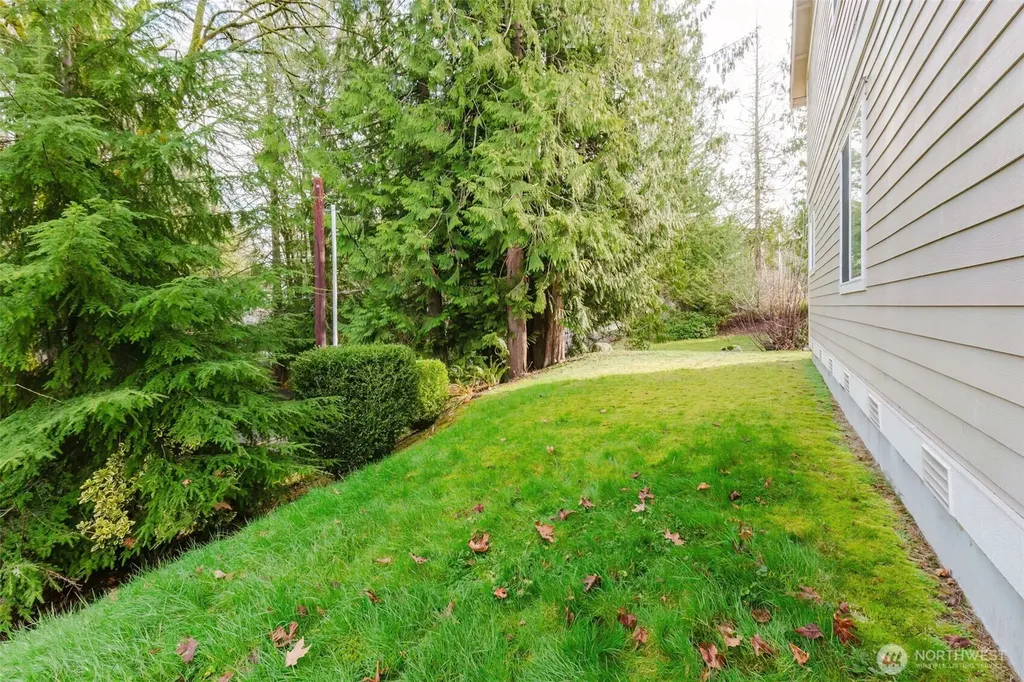 1568 Puget Drive E Port Orchard WA 98366