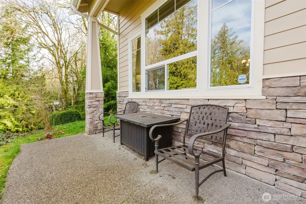 1568 Puget Drive E Port Orchard WA 98366